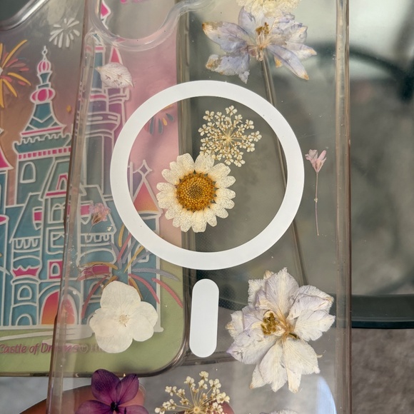 Bunch of IPhone 16 Plus Cases - Picture 4 of 5